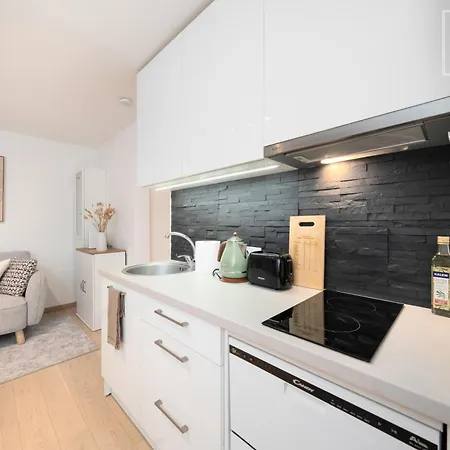 Quiet 2br, Free Parking, Workspace & Fast Wifi Apartment Reval