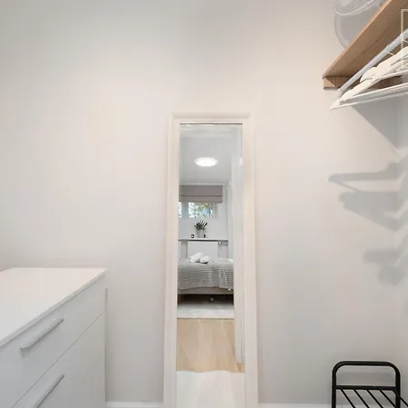 Quiet 2br, Free Parking, Workspace & Fast Wifi * Reval