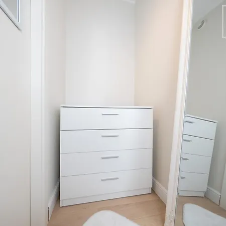 Quiet 2br, Free Parking, Workspace & Fast Wifi Apartment Reval